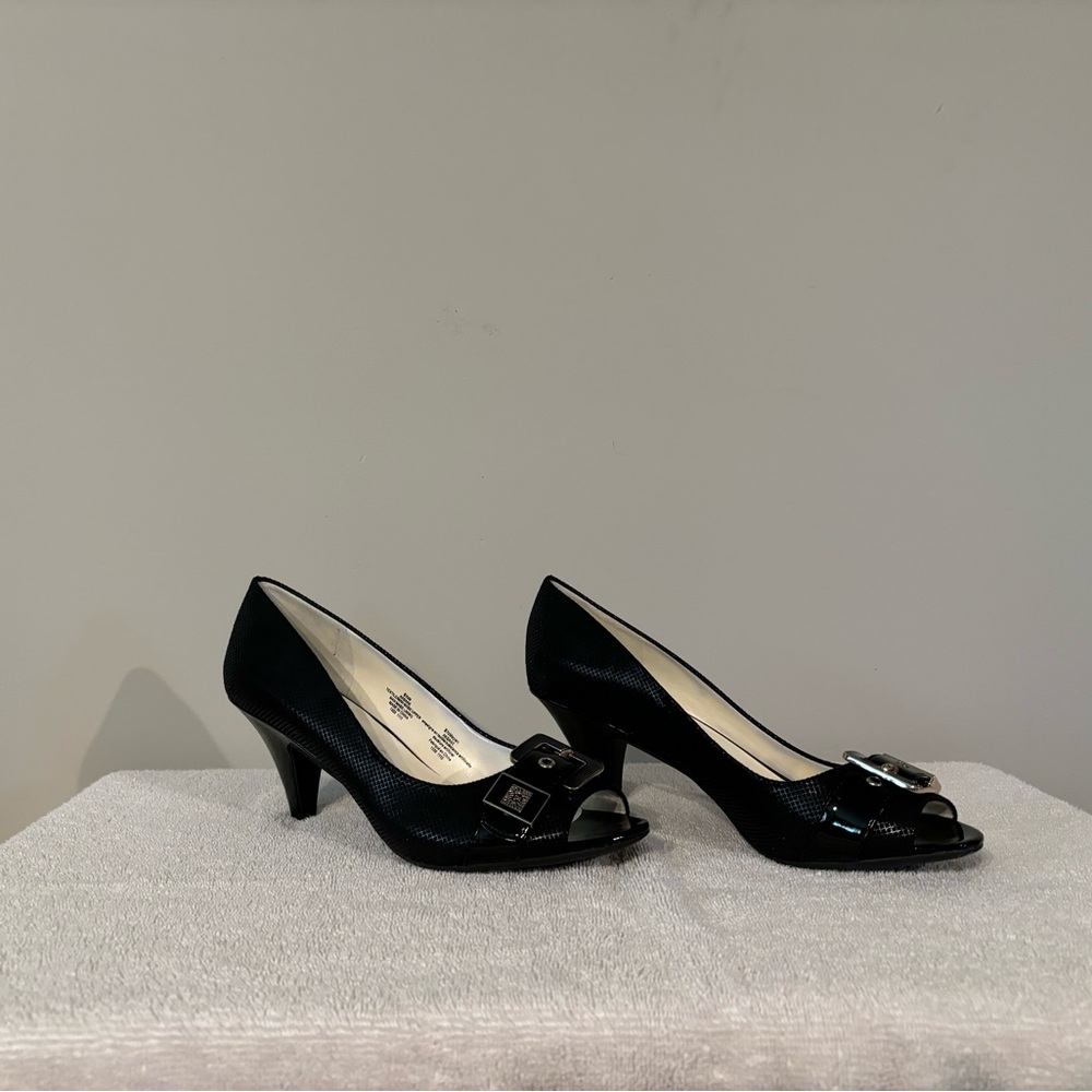 Anne Klein iflex Peep Toe Pumps, size 8 1/2, medium width